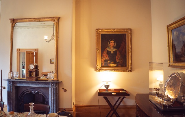 A wedding at Elizabeth Gaskell's House by Manchester photographer Adam Edwards