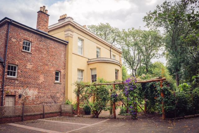A wedding at Elizabeth Gaskell's House by Manchester photographer Adam Edwards