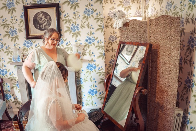 Elizabeth Gaskell's House wedding by Manchester photographer Adam Edwards